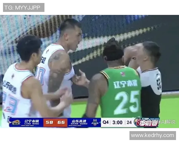 CBA福建与天津激烈对抗引发冲突赛场局势紧张球迷反应热烈 CBA福建与天津激烈对抗引发冲突赛场局势紧张球迷反应热烈